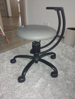 Ergonomická kancelárska stolička - 2