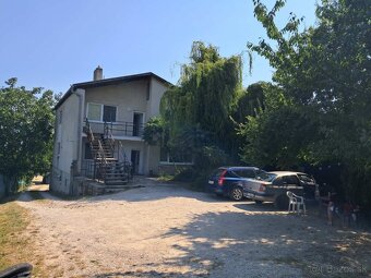 Investícia - predám RD - 3byty zapísané na LV - 2