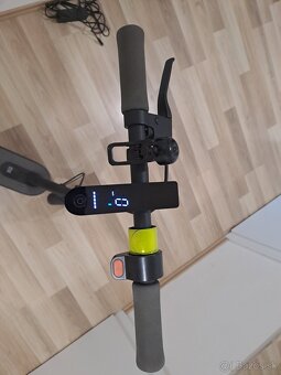 Elektrická kolobezka XIAOMI Mi Electric Scooter Essential EU - 2
