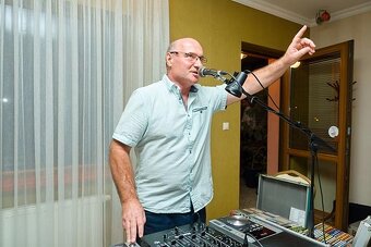 DJ na svadby, oslavy, plesy a iné spoločenské podujatia - 2