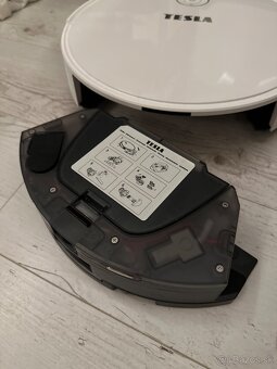 robotický vysávač Tesla Robostar IQ400+ - 2