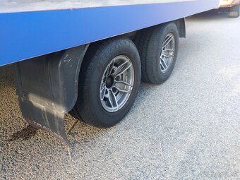 Z TRAILER AT 27 20 41. - 2