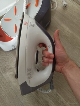 Electrolux Quicksteam Parný generátor / žehlička - 2