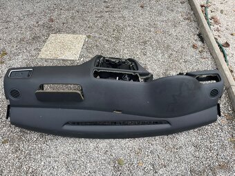 Palubná doska vw jetta mk6 - 2