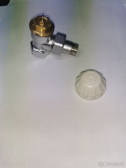 Radiátorový termostatický ventil rohový 3/8" DN10 - 2
