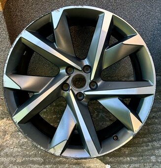 2 ks originálnych hliníkových diskov SEAT Tarraco FR – 20" - 2