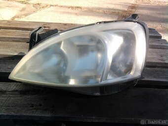 Predam predne svetla na Opel corsa C - 2