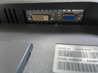 Predám 17” LCD monitor PHILIPS - 2