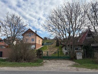 Stavebný pozemok s jedinečným výhľadom – Levice, - 2
