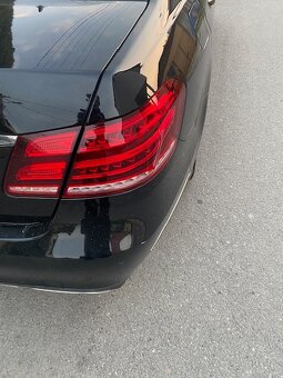 Predám zadné svetlo na mercedes pravé aj ľavé - 2