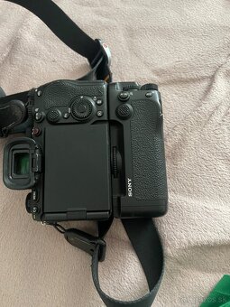 Sony A9 III+ Baterry Grip - 2