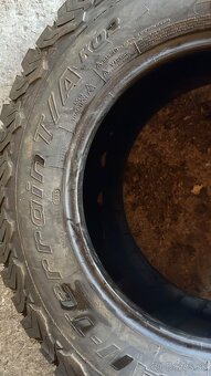 285/70 R17 BF Goodrich - 2
