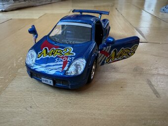 Predám kovový model autíčka Toyota MR2 - 2