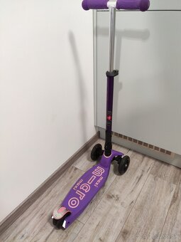 Detská kolobežka so svetielkujúcimi kolieskami - 2