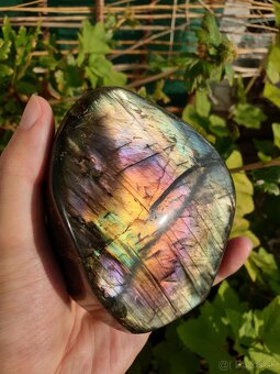 Labradorit - přes 0,9 kg Duhový (extrémně vzácný) - 2