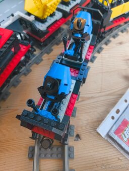 Lego Trains 9V Freight and Crane Railway - 2
