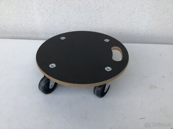 Podstavec na kolečkach - 2