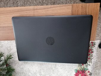 15,6" notebook HP 15, windows 10 home - predám. - 2