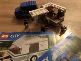 Lego CITY 60117 - Obytný príves s autom - 2