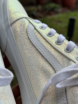 Trblietavé tenisky Vans - 2
