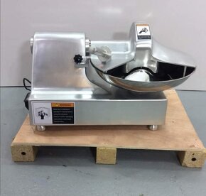 Profesionálny horizontálny kuter HCH8N 120kg/hod - 2