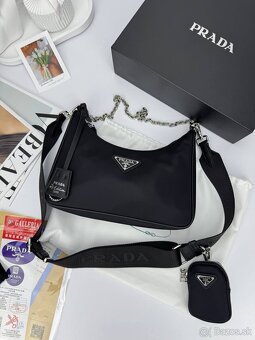 Čierna elegantná kabelka – kompaktný a nadčasový doplnok - 2