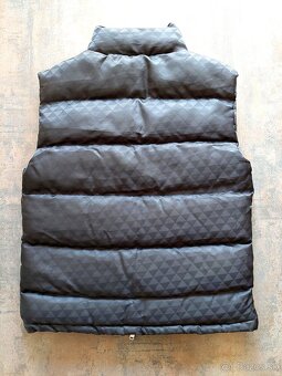 Na predaj unisex vesta Prada-L. - 2