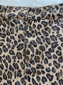 Mini sukňa s leopardím vzorom - 2