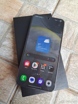 Samsung Galaxy S24 - 2