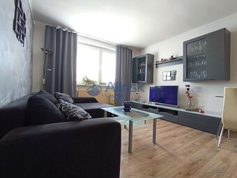 Komfortný 4.izbový byt v samom centre mesta Sereď - 2