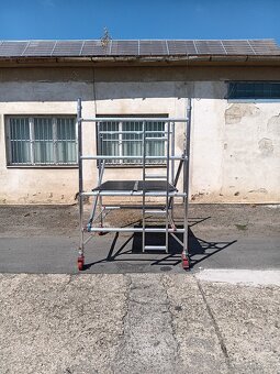 Predám alebo prenajmem nové pojazdné hliníkové lešenie. - 2