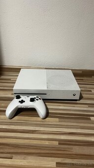Xbox One S - 2