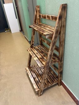 Dreveny stojan na kvety - 2