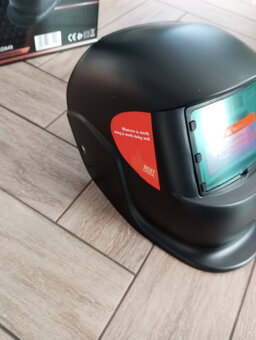 Samostmievacia zváracia maska , kukla , prilba , helma - nov - 2