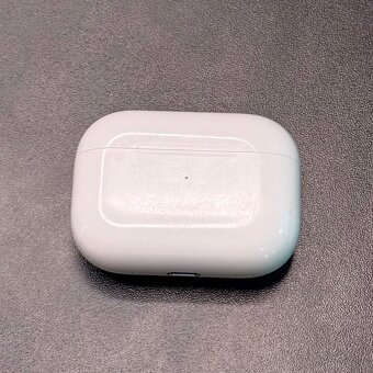 Apple AirPods Pro 2 (2022) - 2