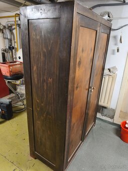 Drevená skriňa - 2