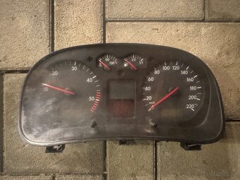 Budíky vw golf 4 Bora TDi polodot - 2