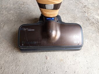 Tyčový vysávač BOSH - 2