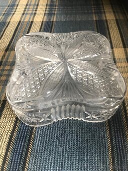 Kryštáľový popolník - 2