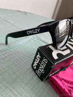 nové slnečné okuliare oakley - 2