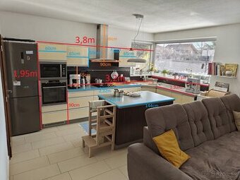 Kvalitná kuchynská linka s vybavením a pracovným ostrovčekom - 2