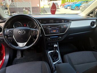 Toyota auris - 2