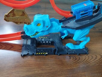 Hot WHEELS T-REX dráha - 2
