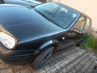 Predám vw golf 4, 1.4 r.v. 2000 - 2