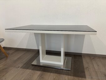 Jedálenský stôl - 2