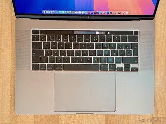 MacBook Pro 16" i7-2.6GHz/16GB/512GB, Výdrž batérie 6 hod. - 2