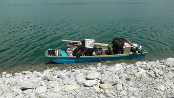 Predám laminátový čln - 2