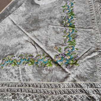 Stará šatka k piešťanskemu kroju - 2