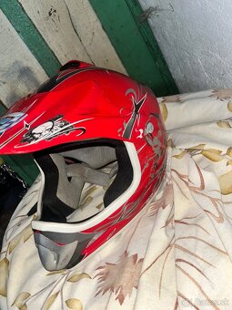 Predám pánsku motokrosovú helmu - 2
