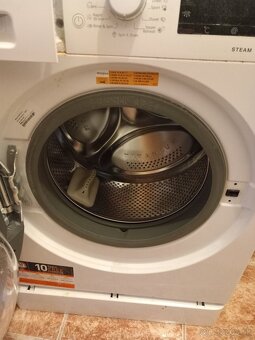 Práčka Whirlpool 8 kg + Chladnička Samsung RB33J3215WW – set - 2